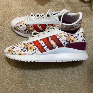 Womens adidas sneaks in size 10. Brand new with tags no box